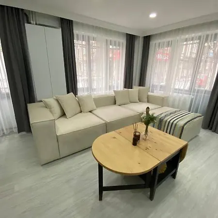 Апартаменты Renovated 2br Near Metro *
