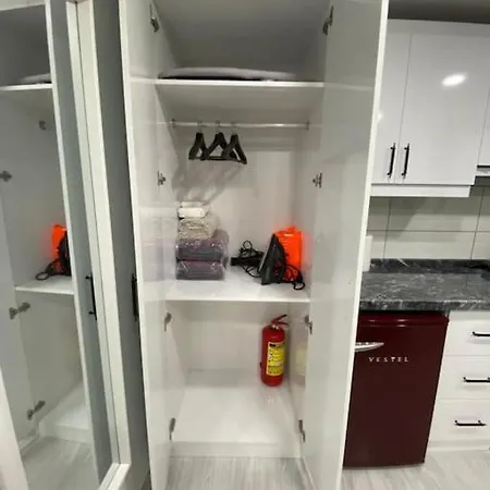 Renovated 2br Near Metro Апартаменты *